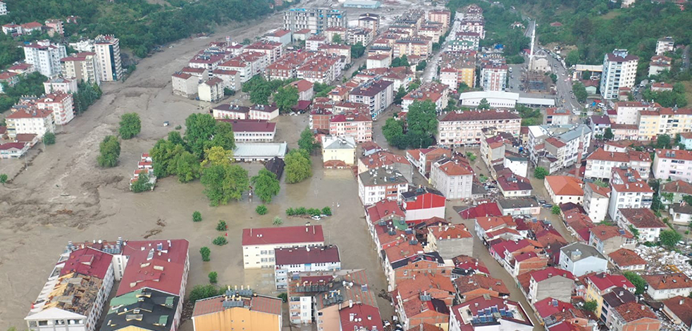 Kastamonu’da birçok ilçe ve köy merkezi sular altında kaldı