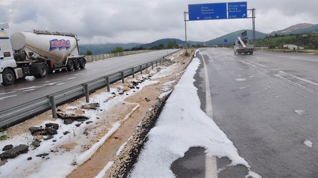 Kastamonu'da dolu yağdı