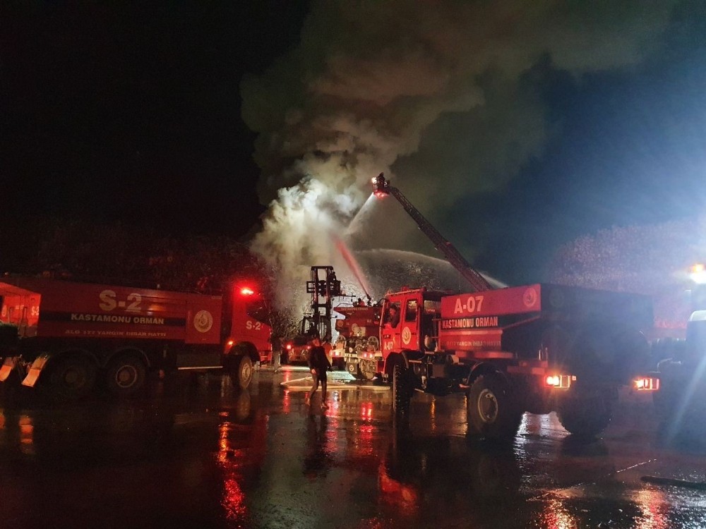 Kastamonu’da entegre fabrikasında yangın 