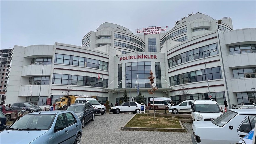 Kastamonu'da hastanede çıkan yangında 8 kişi dumandan etkilendi