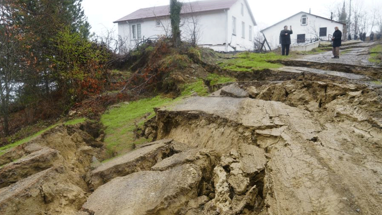 Kastamonu'da heyelan: Evler tahliye edildi!