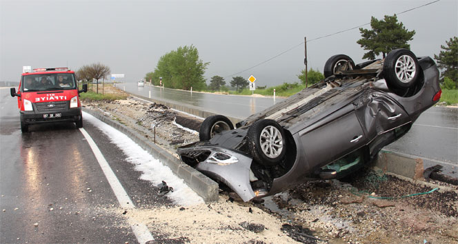 Kastamonu'da otomobil takla attı: 3 yaralı