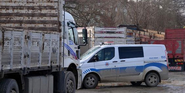 Kastamonu'da park halindeki 6 kamyonun teybi çalındı