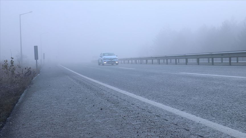 Kastamonu'da sis ulaşımı olumsuz etkiliyor