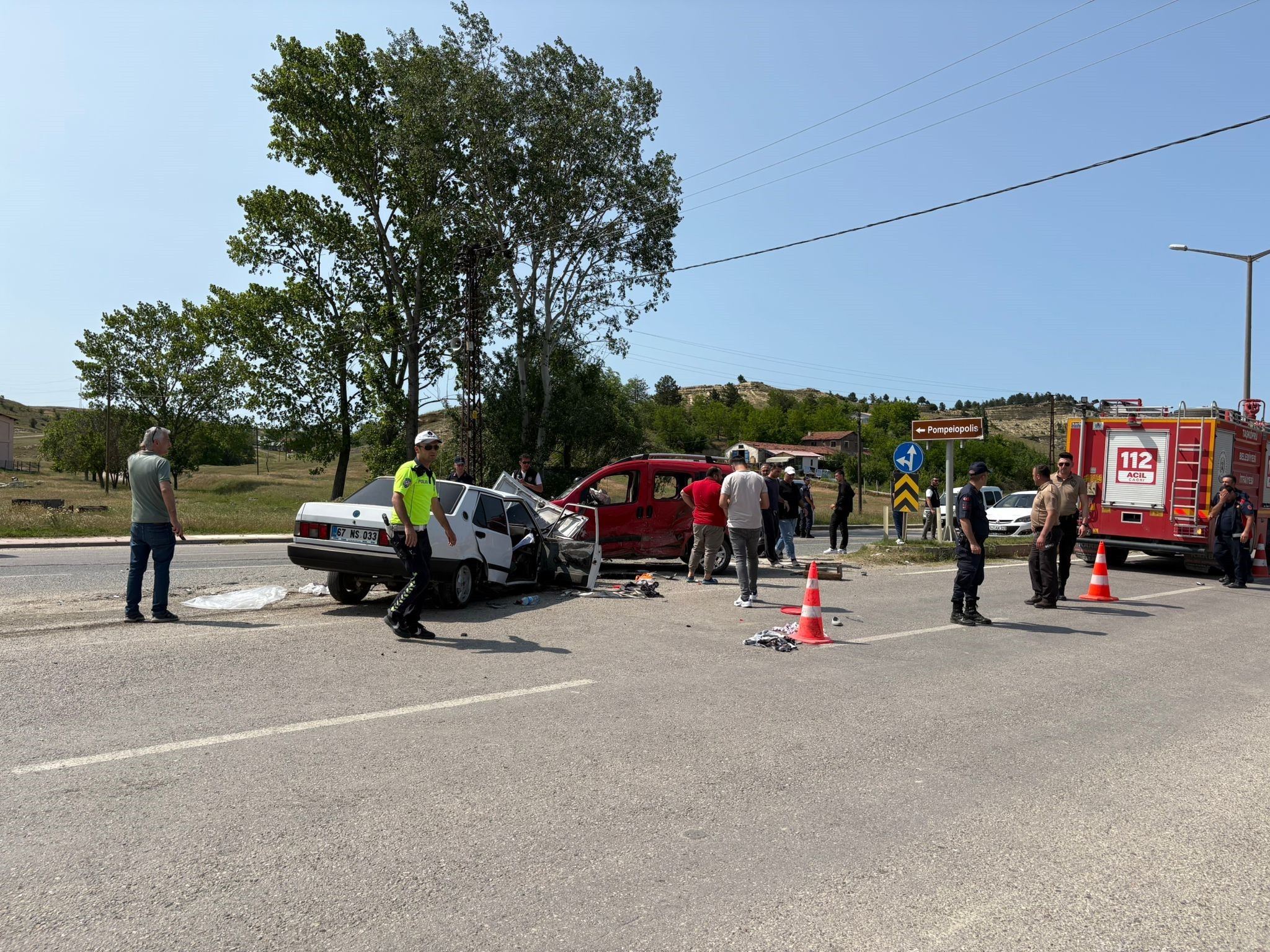 Kastamonu'da Tofaş otomobil ile hafif ticari araç çarpıştı: 5 yaralı
