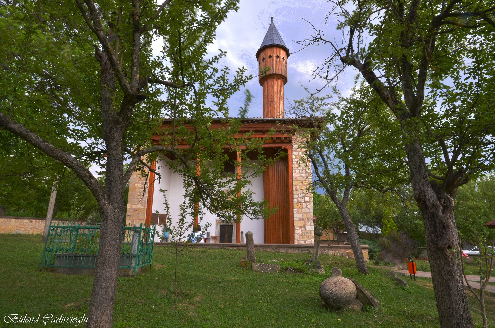 Kastamonu'daki bu tarihi cami ziyaretçilerin akınına uğruyor