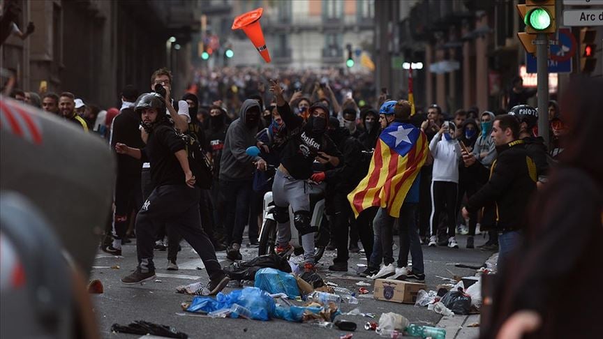 Katalonya'da bağımsızlık yanlısı protestocular Barcelona'da biraraya geldi