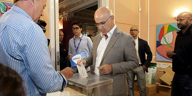 Katalonya’da sandıktan bağımsızlık çıktı