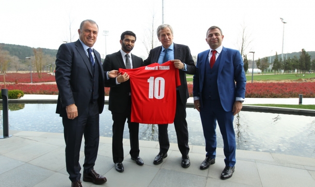 Katar heyeti Futbol Federasyonu'nu ziyaret etti