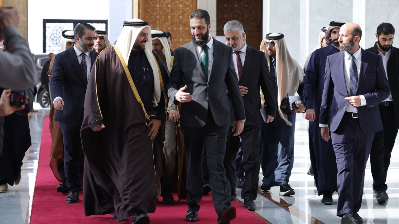 Katar, Ürdün ve Araplar Suriye için görüşüyor: İran temas yok diyor!