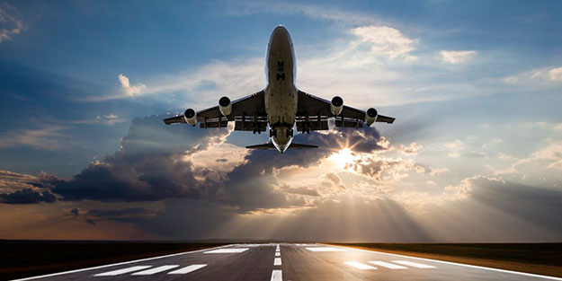 Katar'a gizemli uçak! Arkasından bakın kim çıktı