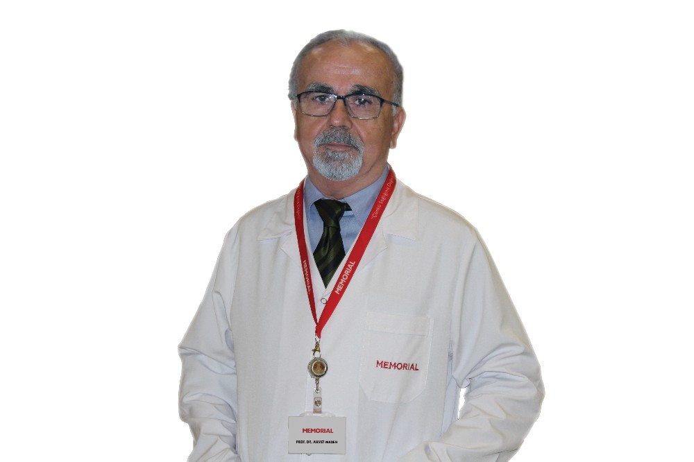 Katarakt ameliyatı ile yakın gözlüğünüzden kurtulabilirsiniz 