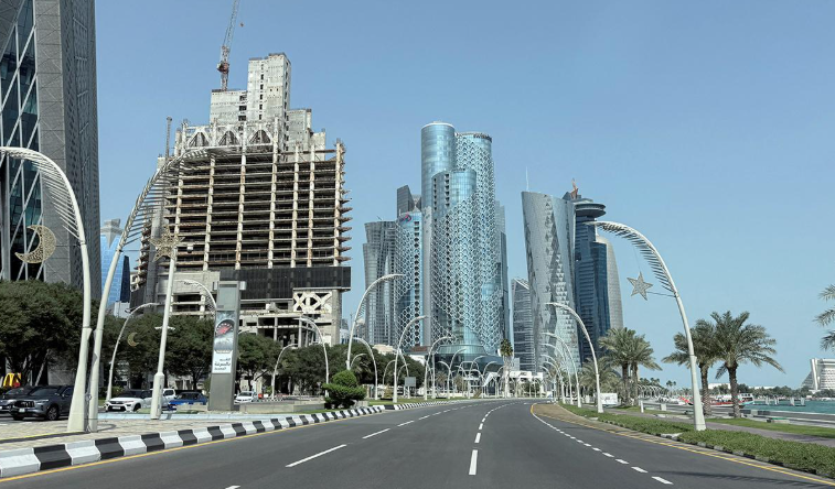 Katar’da hayat normale dönüyor! Kamu kurumlarında mesaiye kısmi dönüş kararı