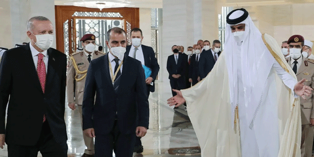 Katar'da heyecanlandıran görüntü! Erdoğan ve Al Sani'ye sunuldu