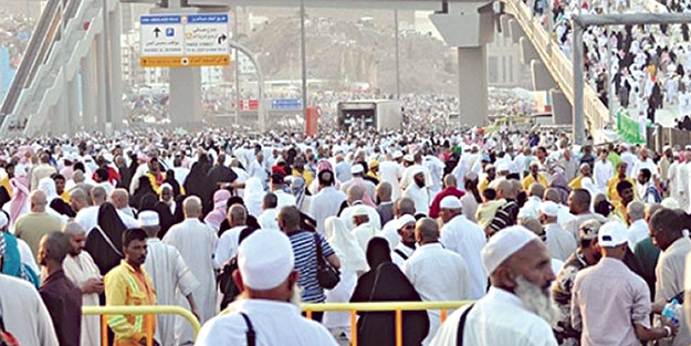 Katarlı hacı adayları kutsal topraklarda