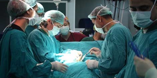 5 yılda 700 doktor öldürdü!