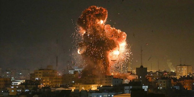Katil devletin savaş uçakları Gazze'yi vurdu