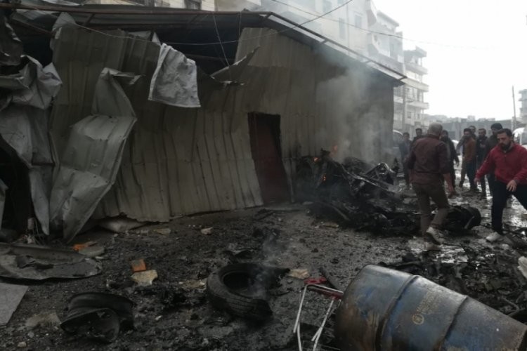 Katil Esed İdlib’i vurdu: 2 ölü, 2 yaralı