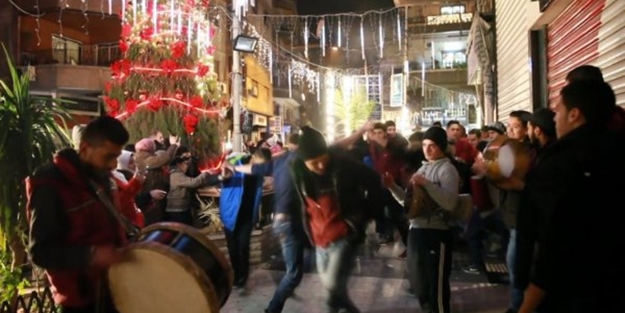 Katil Esed yanlıları Şam'da yılbaşı kutladı
