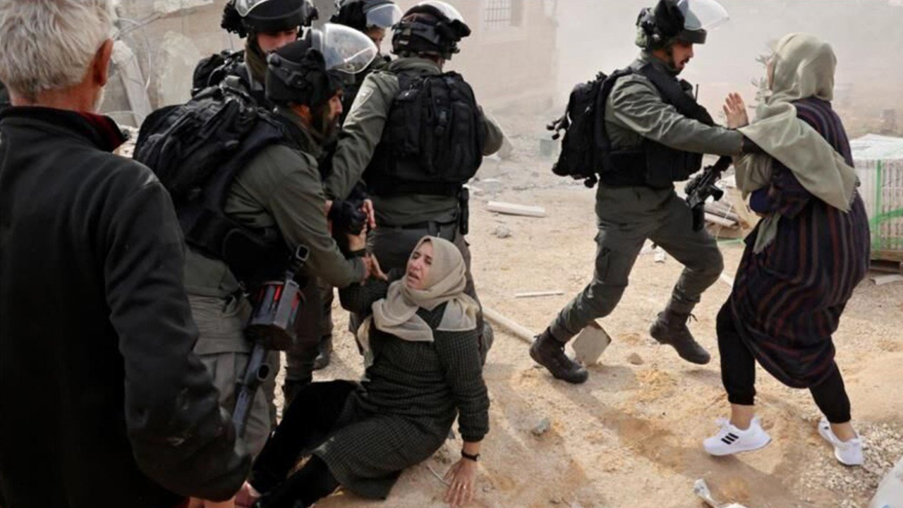 Katil İsrail bu alçaklığı da yaptı! Nerede kadın örgütleri, nerede insan hakları savunucuları?