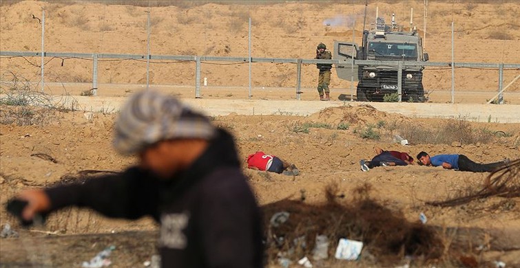 Katil İsrail güçleri Gazze sınırında 122 Filistinliyi yaraladı