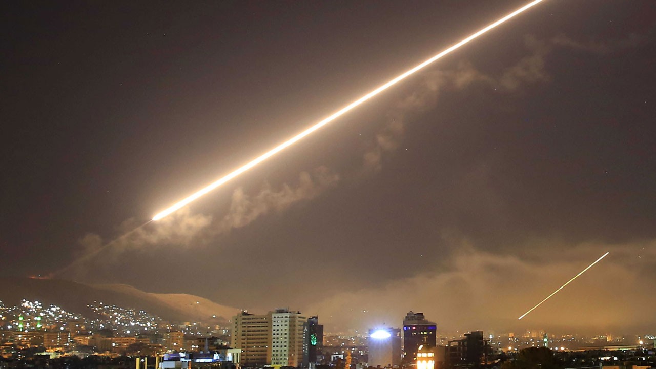 Katil İsrail kudurmuş köpek gibi! Bu sefer o ülkeyi vurdular