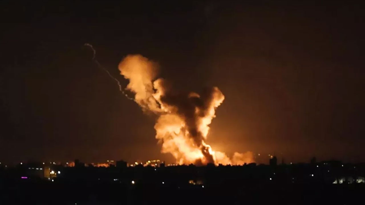 Katil İsrail kudurmuş köpek gibi saldırmaya devam ediyor