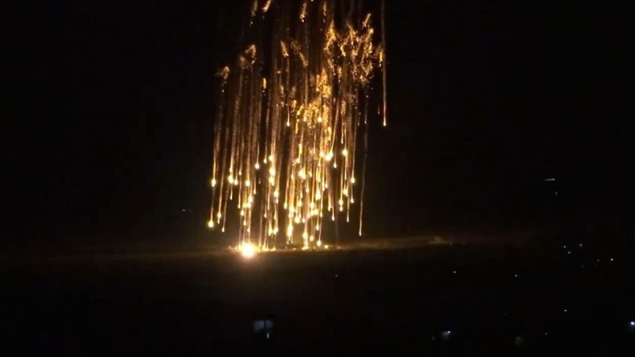 Katil İsrail, Lübnan'ı fosfor bombasıyla vuruyor