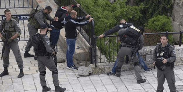 Katil İsrail polisi, bir Filistinliyi öldürdü