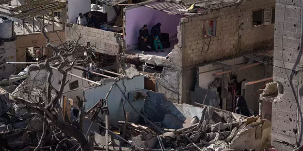 Katil İsrail, Refah'ı vurdu! Çok sayıda şehit ve yaralı var