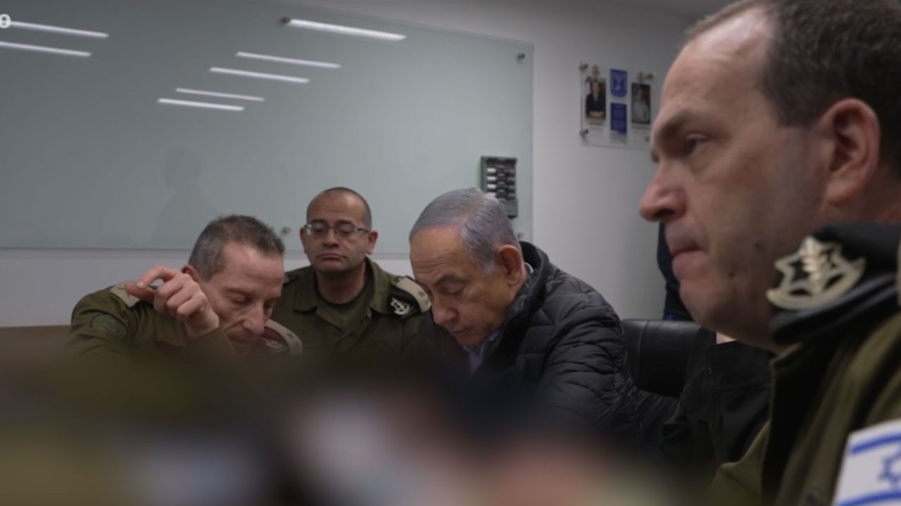 Katil İsrail'de suratlar neden asık?