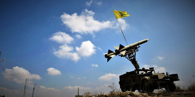 Katil İsrail'e onlarca füze atıldı