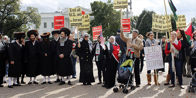 Katil İsrail’e protesto
