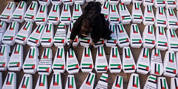 Katil İsrail'i destekleyen İngiltere Başkanı Sunak'a tabut şoku!