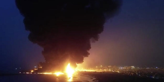 Katil İsrail'in saldırdığı Yemen'de yangın devam ediyor