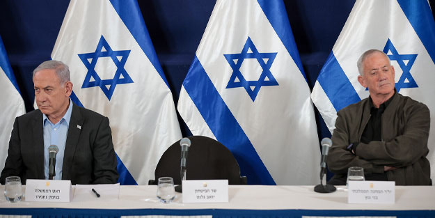 Katil İsrail'in savaş kabinesinde kriz! Netanyahu tehdit edildi