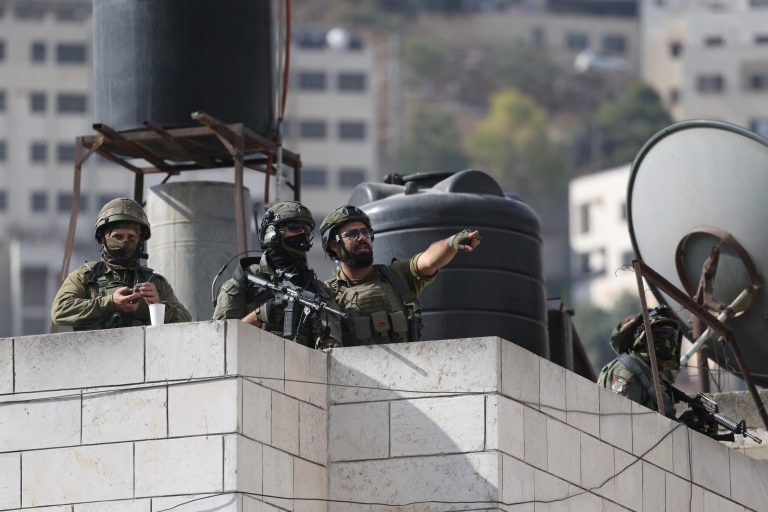 Katil İsrail’in Tubas baskınında 17 Filistinli yaralandı