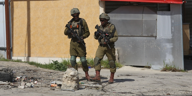 Katil sürüleri bir Filistinli’yi daha öldürdü