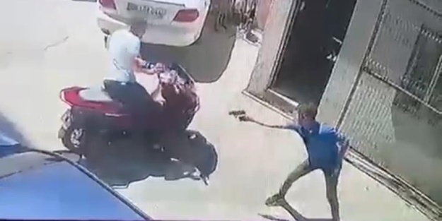 Katilini terlikle kovaladı! Adana'daki cinayet anı kamerada..