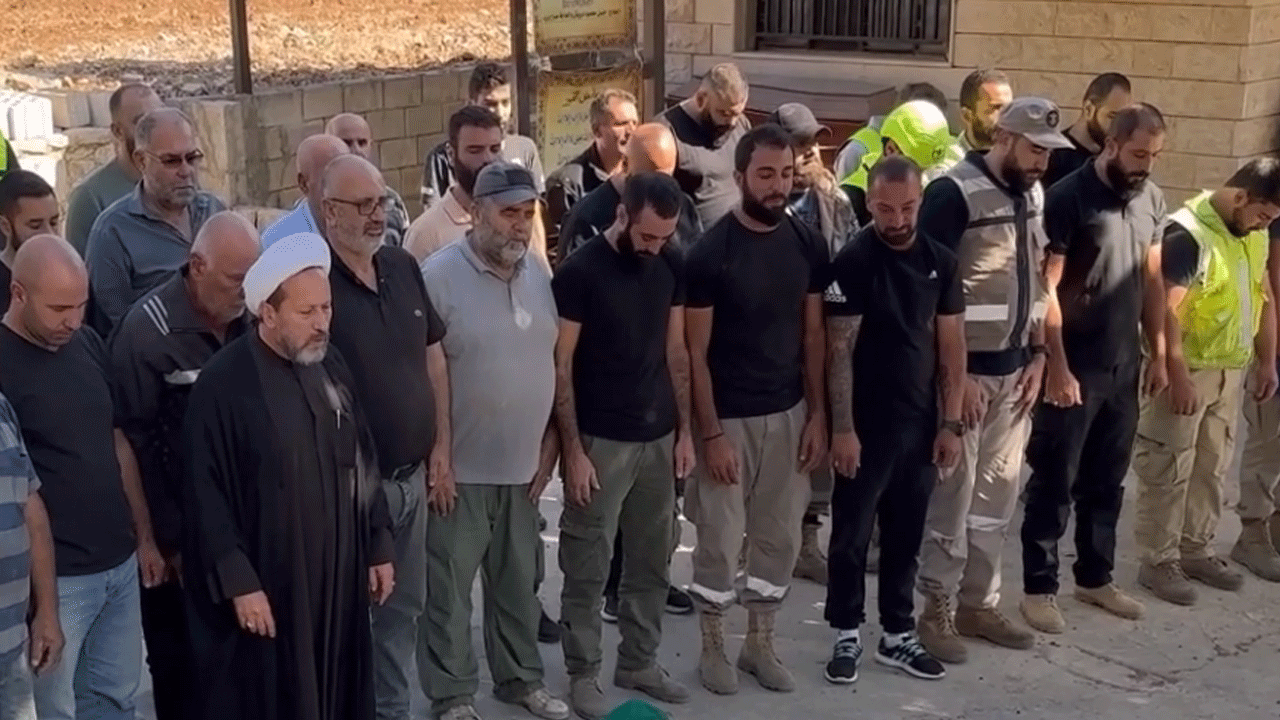 Katledilen Lübnanlılar defnedildi