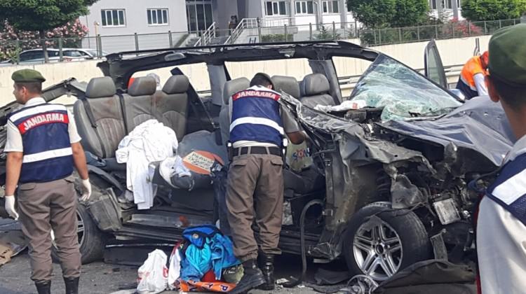 Katliam gibi kaza: 3 ölü, 2 yaralı!