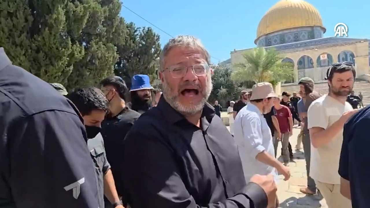 Katliam yanlısı azılı Siyonist belasını arıyor! Mescid-i Aksa’ya sabah baskını