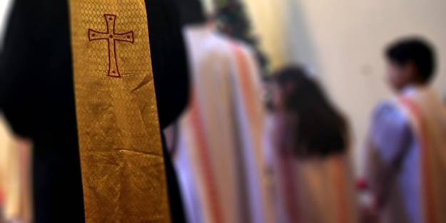 Katolik rahip cinsel istismardan gözaltına alındı