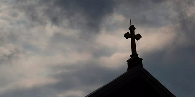 Katolik rahipten tepki çeken istek! 'Şaka yaptım' dedi