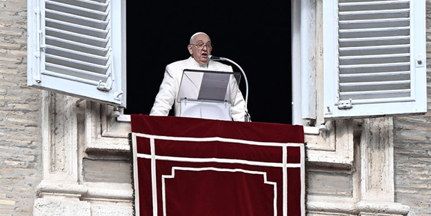 Katoliklerin lideri Francis: Bu bir savaş değil terördür!