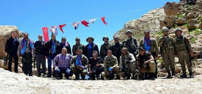 Kato'ya Türk bayrakları ve Erdoğan posterleri asıldı