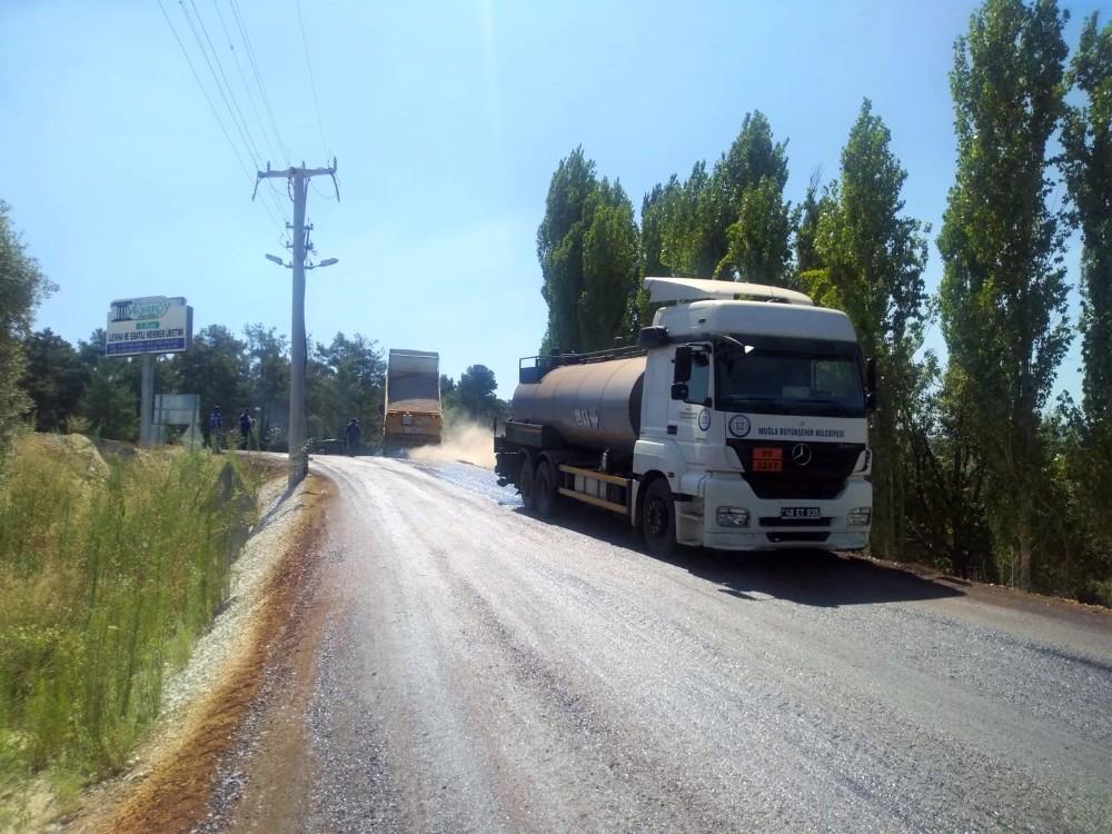 Kavaklıdere’de yol çalışmaları devam ediyor 