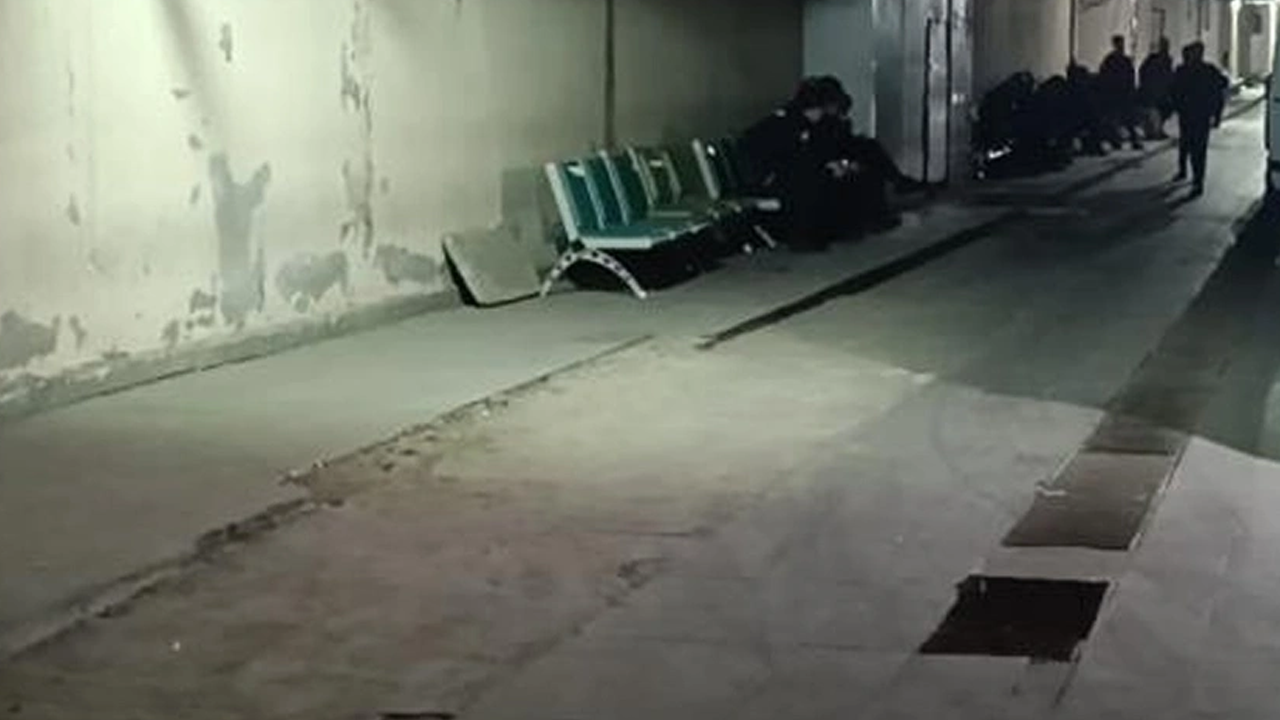 Kavga edenleri ayırmak isteyen genç öldü!