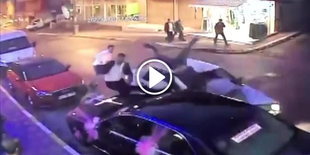 Kavga ettiği kişileri otomobiliyle ezdi
