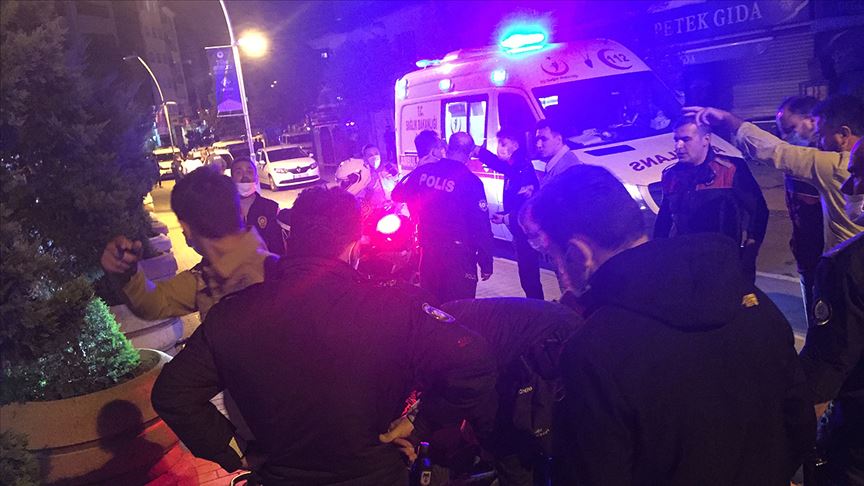 Kavga ihbarına giden polis ekiplerine saldırı: 6 yaralı